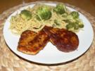Mariniertes Putenhacksteak mit einer Broccolinudelpfanne - Rezept