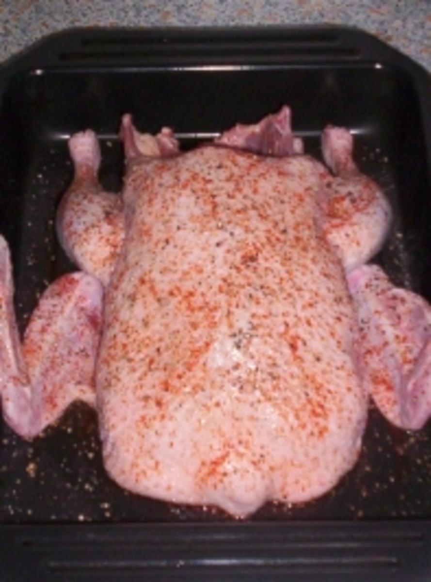 Ente aus dem Ofen, gefüllt mit Rumrosinen und Marzipan - Rezept
