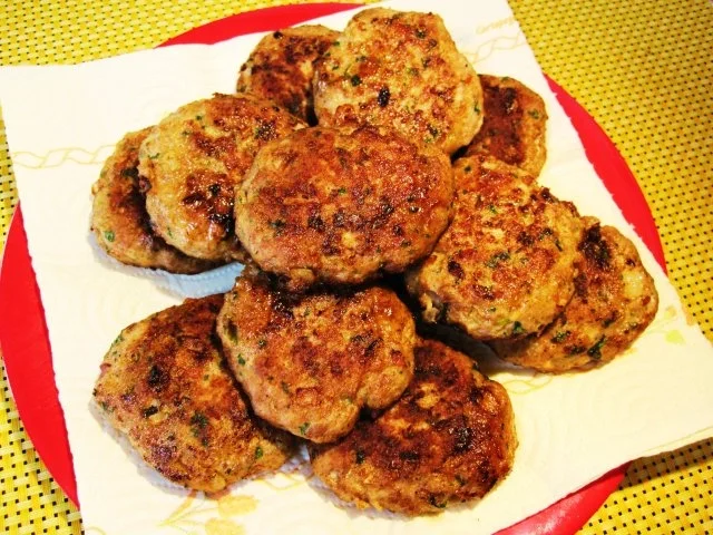 Rezept: Frikadellen "Stroganow" Bild Nr. 3 Frikadellen "Stroganow" - Rezept - Bild Nr. 3