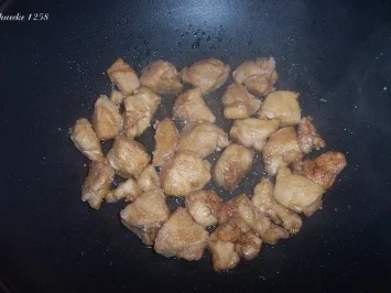 Rezept: Hähnchenbrust "süß-sauer" aus dem Wok Hähnchenbrust "süß-sauer" aus dem Wok - Rezept