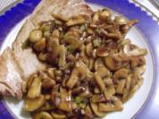 Thunfischsteak unter einer Haube von Balsamico-Honig-Champignons - Rezept