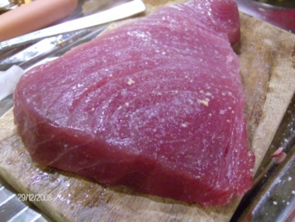 Thunfischsteak unter einer Haube von Balsamico-Honig-Champignons - Rezept