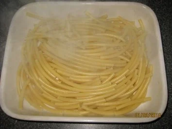 Nudeln überbacken Bolognaise-Art mit Schafskäse - Rezept - Bild Nr. 2