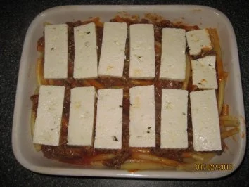 Nudeln überbacken Bolognaise-Art mit Schafskäse - Rezept - Bild Nr. 4