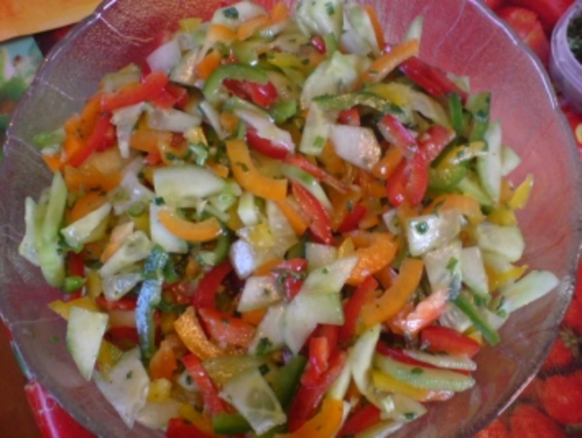 Paprika-Gurken-Salat - Rezept