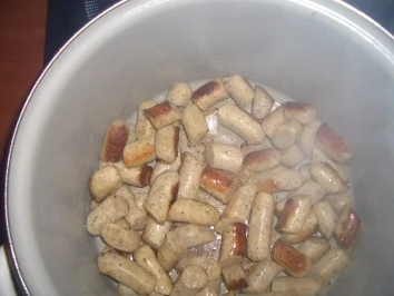 Rezept: Würstchengulasch aus Nürnbergerle Bild Nr. 3 Würstchengulasch aus Nürnbergerle - Rezept - Bild Nr. 3