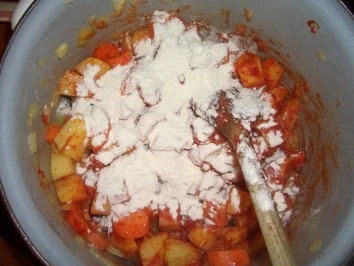 Rezept: Würstchengulasch aus Nürnbergerle Bild Nr. 6 Würstchengulasch aus Nürnbergerle - Rezept - Bild Nr. 6