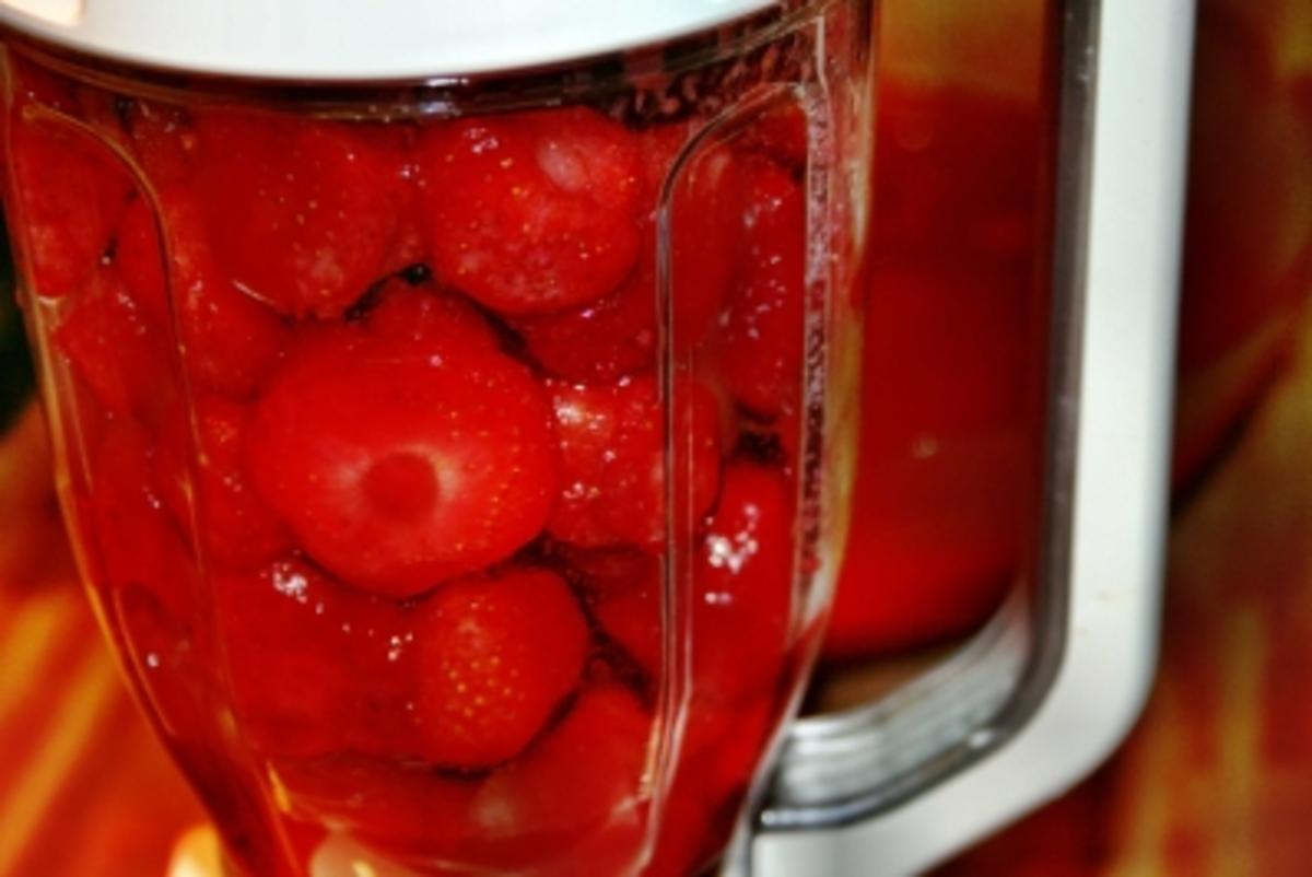 Erdbeerlimes mit einem Schuß Tritop und Cranberry Sirup - Rezept mit ...