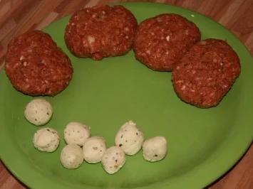 Frikadellen  (gefüllt) - Rezept