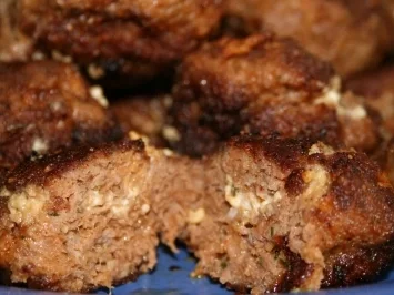 Frikadellen  (gefüllt) - Rezept