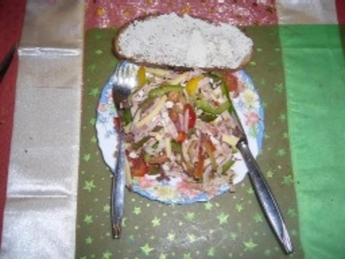 Salat für das Abendessen: Bobbeles Wurstsalat - Rezept - Bild Nr. 2