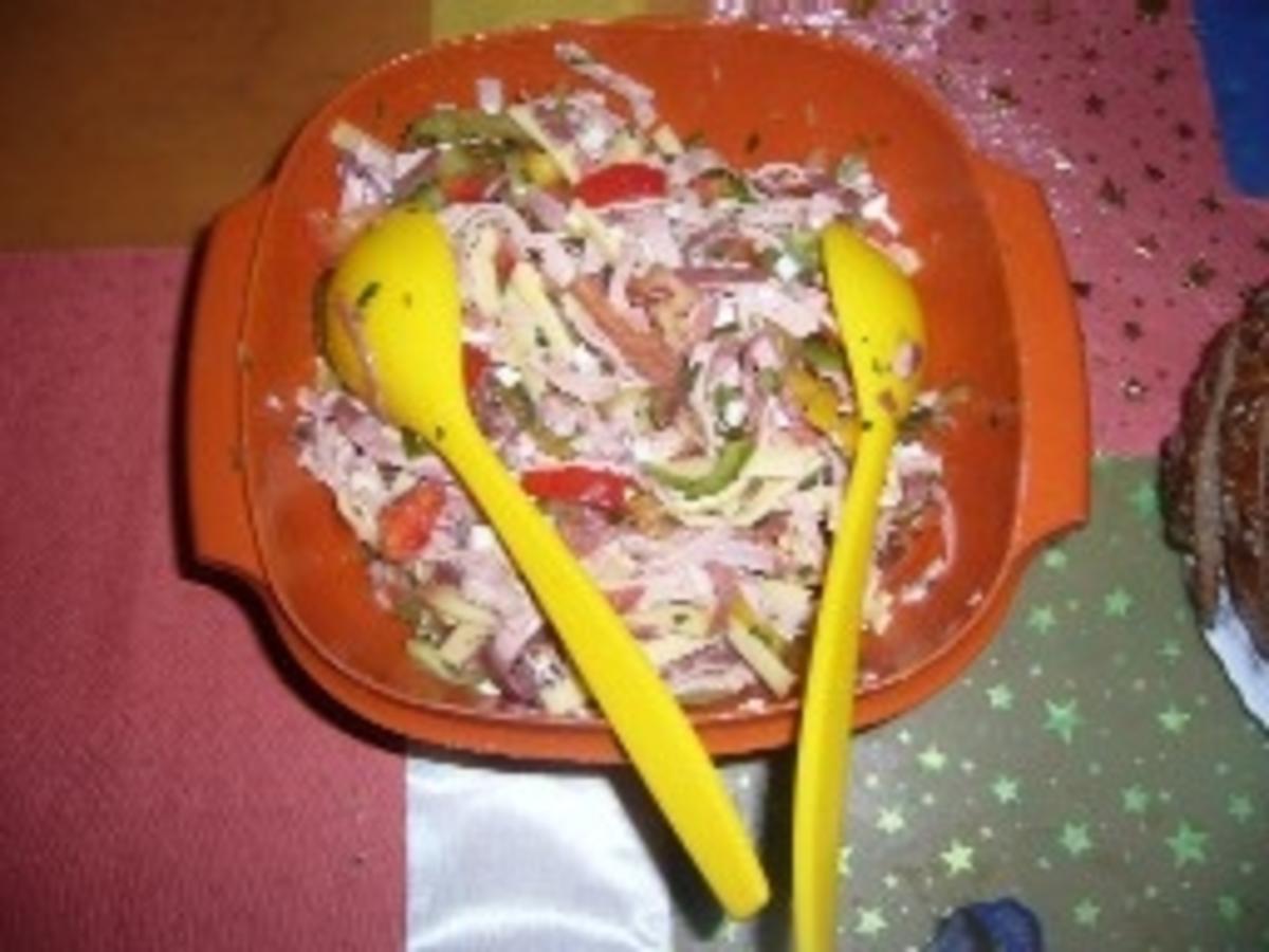 Salat für das Abendessen: Bobbeles Wurstsalat - Rezept - Bild Nr. 3