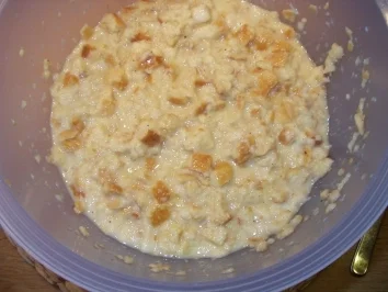 Semmelknödelscheiben selbstgemacht  mit Pfifferling-Sahne - Rezept