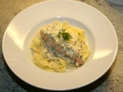 Lachs in Weißweinsoße mit Tagliatelle - Rezept