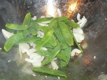 pikante Mie-Nudelpfanne - Rezept