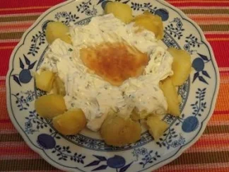 Pellkartoffeln mit Quark und Speckstippe - Rezept