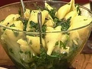 Nudelsalat orientalisch mit Spinat, Mandeln und Curry - Rezept