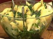 Nudelsalat orientalisch mit Spinat, Mandeln und Curry - Rezept