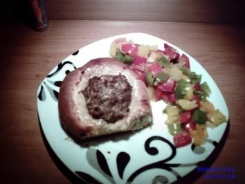 Rezept: Hackfleischnester mit Paprikagemüse Hackfleischnester mit Paprikagemüse - Rezept