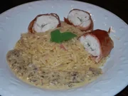 Hähnchenbrust im Speckmantel auf Pastasotto mit Gorgonzolacreme - Rezept
