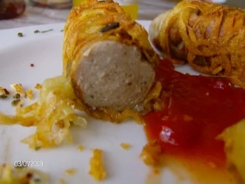Verwickelte Bratwürste nebst Kartoffelpilz (Spiralschneider-Rezept) - Rezept - Bild Nr. 6