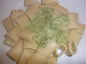 Spagetti con Salsa de Noci - Rezept