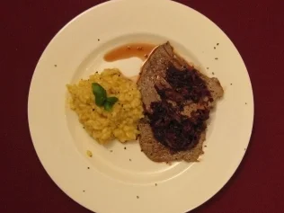 Rezept: Scaloppine mit Radicchio-Balsamico-Soße Scaloppine mit Radicchio-Balsamico-Soße - Rezept