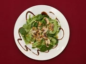 Feldsalat mit Pilzen und gerösteten Pinienkernen (Martin Rütter) - Rezept