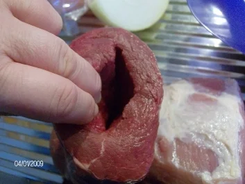 Rezept: Rinderbraten bunt gefüllt Rinderbraten bunt gefüllt - Rezept