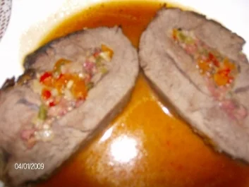 Rezept: Rinderbraten bunt gefüllt Rinderbraten bunt gefüllt - Rezept