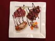 Rezept: Trio vom Tunfisch mit Tomaten-Crostini (Hein Simons) Trio vom Tunfisch mit Tomaten-Crostini (Hein Simons) - Rezept