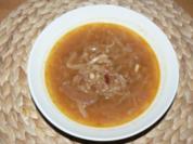 pikante Zwiebelsuppe rot- weiß - Rezept