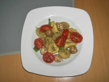 Rezept: Tortellini-Salat Tortellini-Salat - Rezept