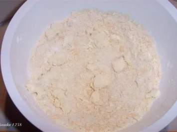 Apfel - Wein - Torte mit Quarkhaube - Rezept