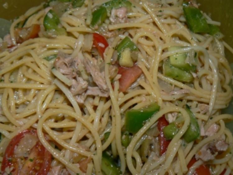 Spaghettisalat mit Thunfisch - Rezept mit Bild - kochbar.de