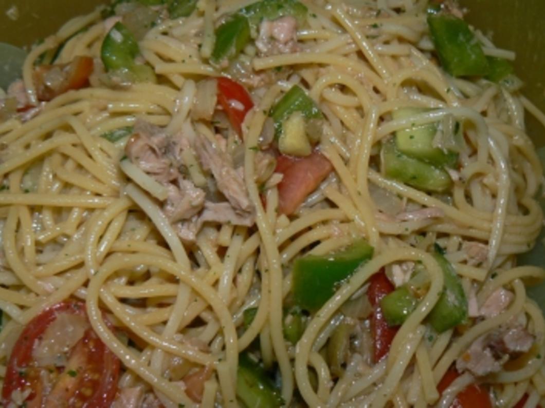 Spaghettisalat mit Thunfisch - Rezept mit Bild - kochbar.de