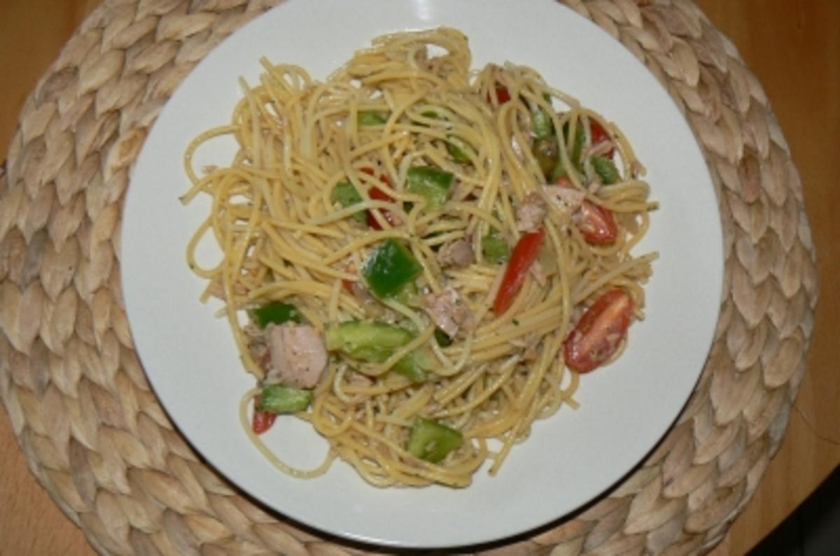 Spaghettisalat mit Thunfisch - Rezept mit Bild - kochbar.de