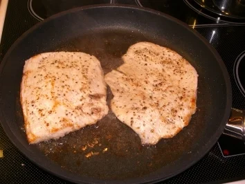 Rezept: Überbackenes Putenschnitzel Überbackenes Putenschnitzel - Rezept