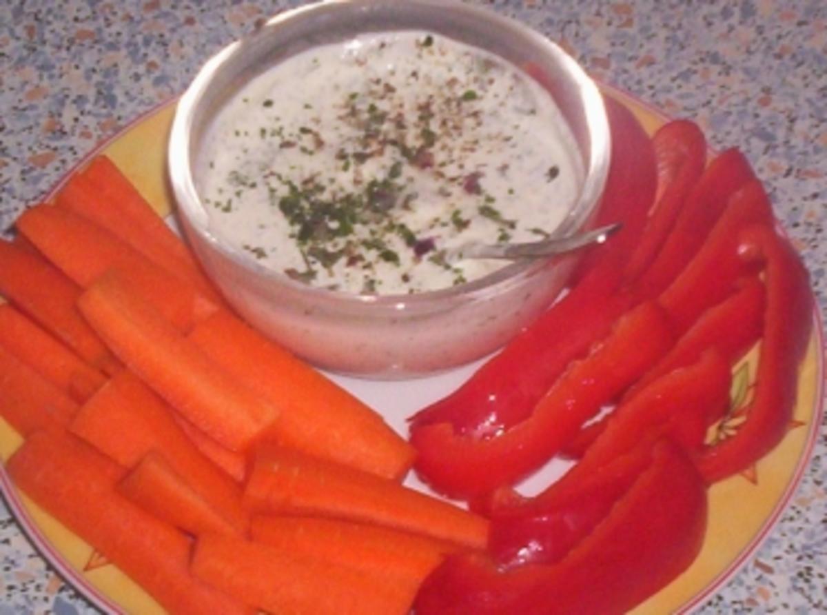 Creme fraiche Dip mit italienischen Kräutern - Rezept - kochbar.de