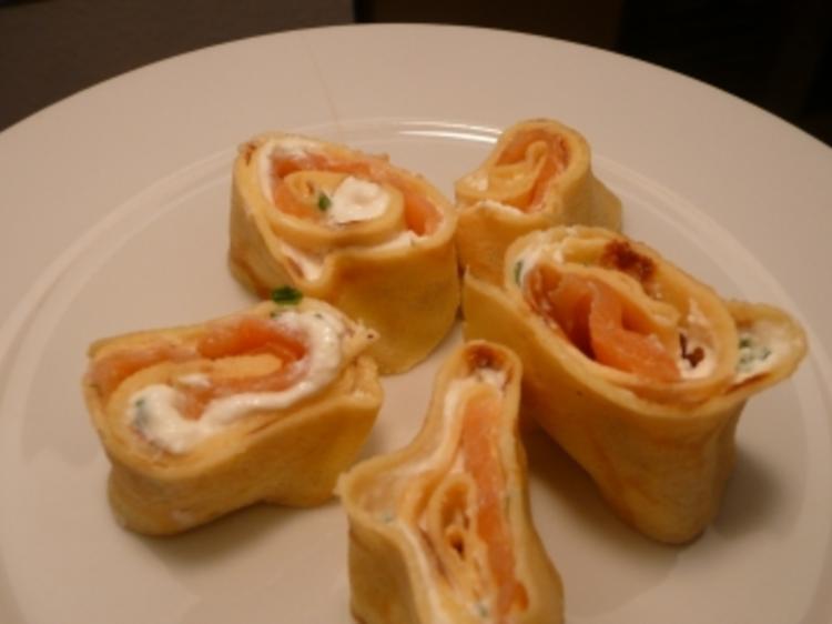 Gefüllte Pfannkuchenrollen mit Lachs - Rezept - kochbar.de