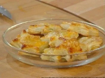 Blätterteigsterne mit Brokkolifüllung - Rezept