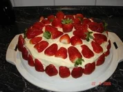 Buttercremtorte mit Erdbeeren - Rezept