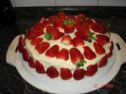 Buttercremtorte mit Erdbeeren - Rezept