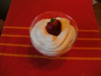 Joghurt Dessert mit frischen Früchten - Rezept