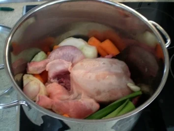 Rezept: Hühnersuppe Bild Nr. 2 Hühnersuppe - Rezept - Bild Nr. 2