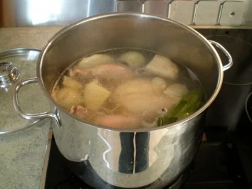 Rezept: Hühnersuppe Bild Nr. 3 Hühnersuppe - Rezept - Bild Nr. 3