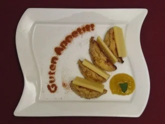 Rezept: Panierte Birne mit Le Gruyere Panierte Birne mit Le Gruyere - Rezept