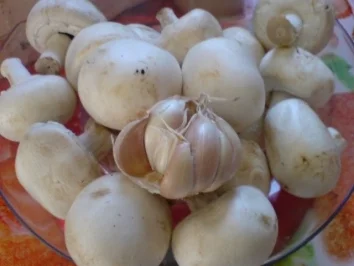 Rezept: Eingelegte Knoblauch-Champignons Bild Nr. 7 Eingelegte Knoblauch-Champignons - Rezept - Bild Nr. 7