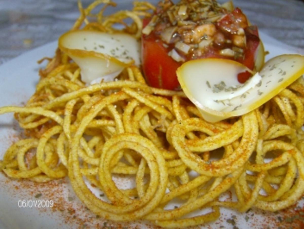 Tomate mit Mozarella-Tomaten-Füllung im Kartoffelnest (Spiralschneider-Rezept) - Rezept - Bild Nr. 2