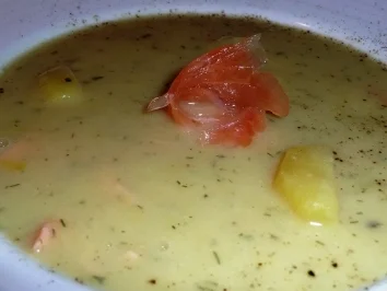 Kartoffelsuppe mit Räucherlachs - Rezept